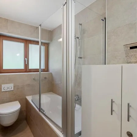 Les Aiguilles Vertes Rez Inferieur By Interhome